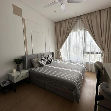 Bunga Suite At Lucentia Bbcc Kuala Lumpur Buitenkant foto