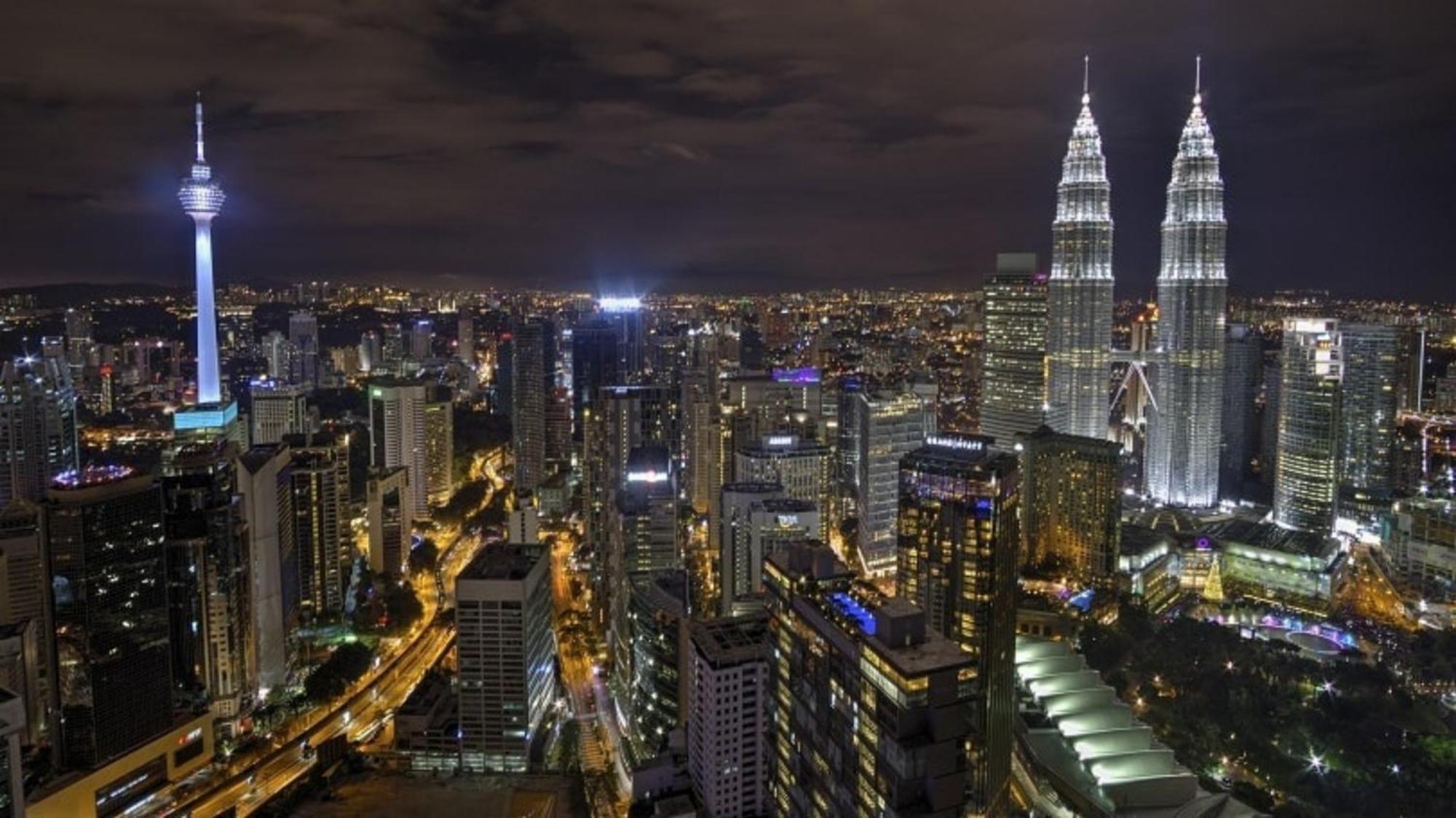 Bunga Suite At Lucentia Bbcc Kuala Lumpur Buitenkant foto